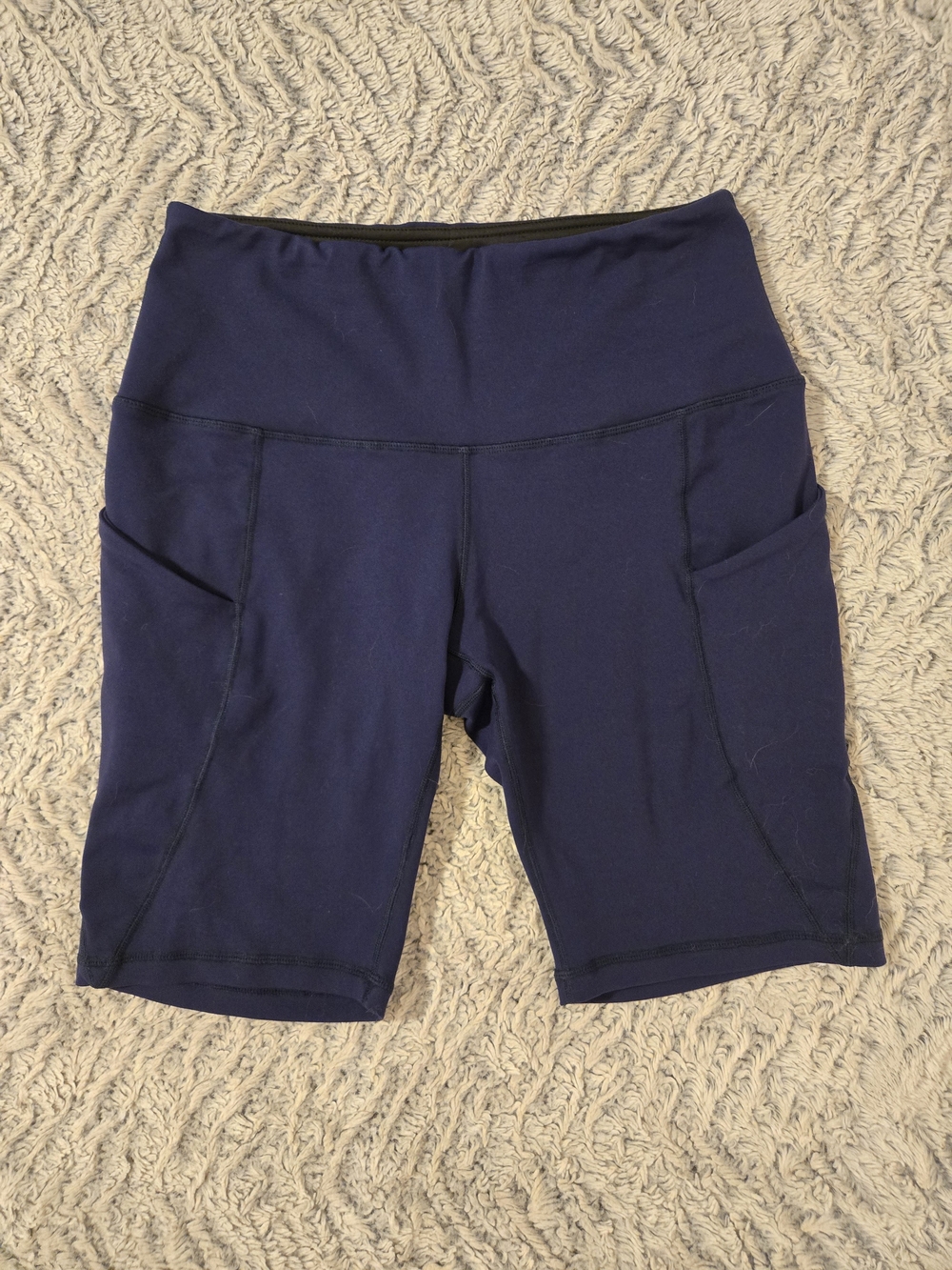 High-Waist Navy Athletic Bike Shorts with Side Pockets